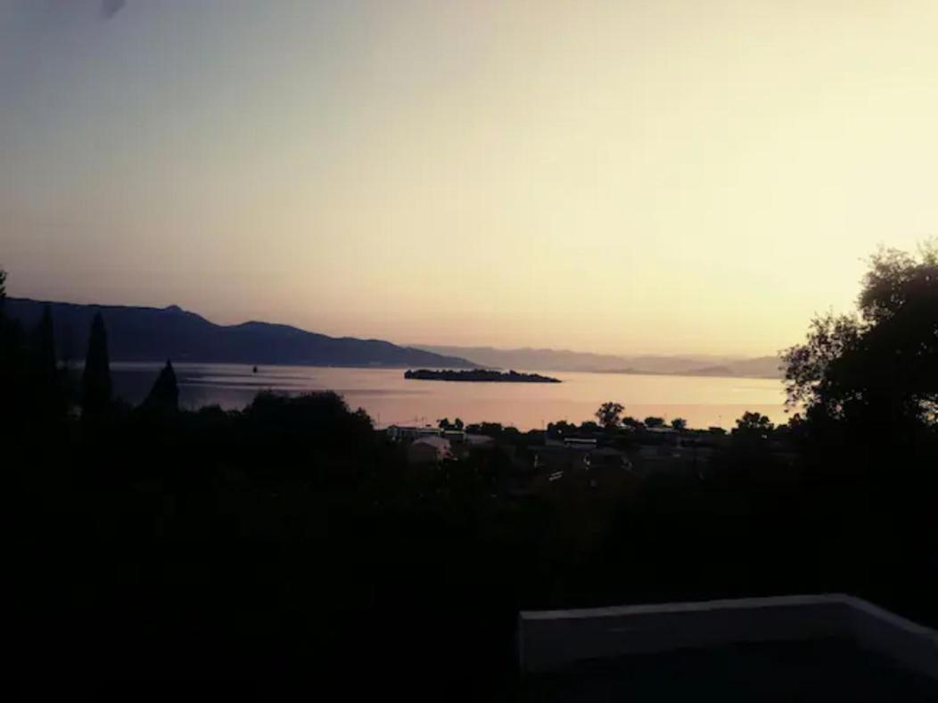 Σοφιτα Ξυλο Μεταλο Γυαλι Leilighet Alykes Potamou Eksteriør bilde
